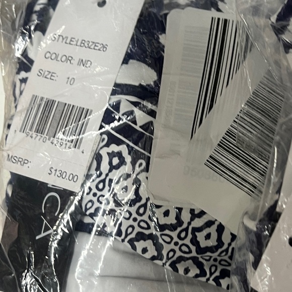 La Blanca Woman's Changing Tides Plunge One Piece Swimsuit in Indigo Blue New - Picture 13 of 14